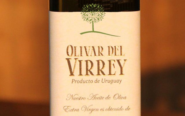 Envase de oliva etiquetado